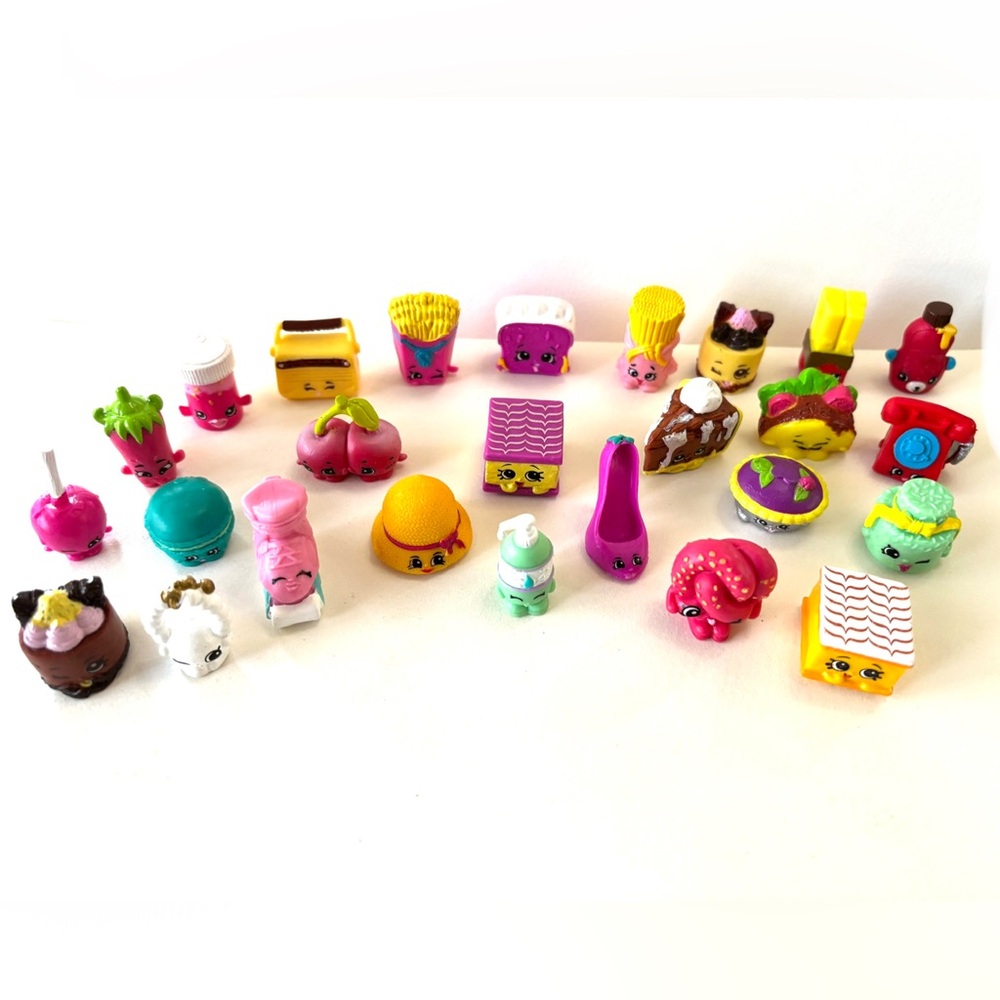 Shopkins lot 26 pieces miniatures minis toys by moose
